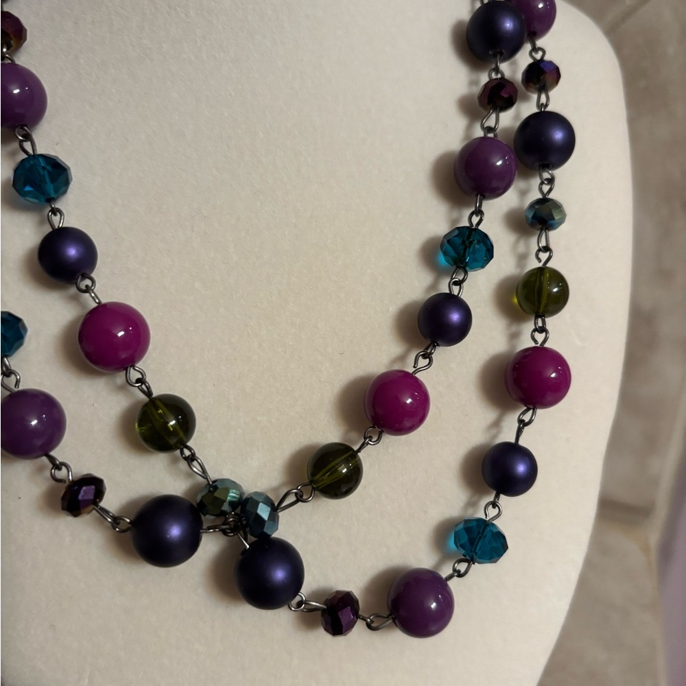 Elegant Beaded Necklace and earring set - Picture 2 of 3